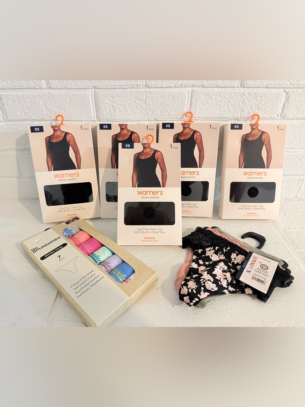 5-Warners Tank Top (XS) 1 - 7 pack mid rise thong S(4-6), Joyspun 3 pk thong XS